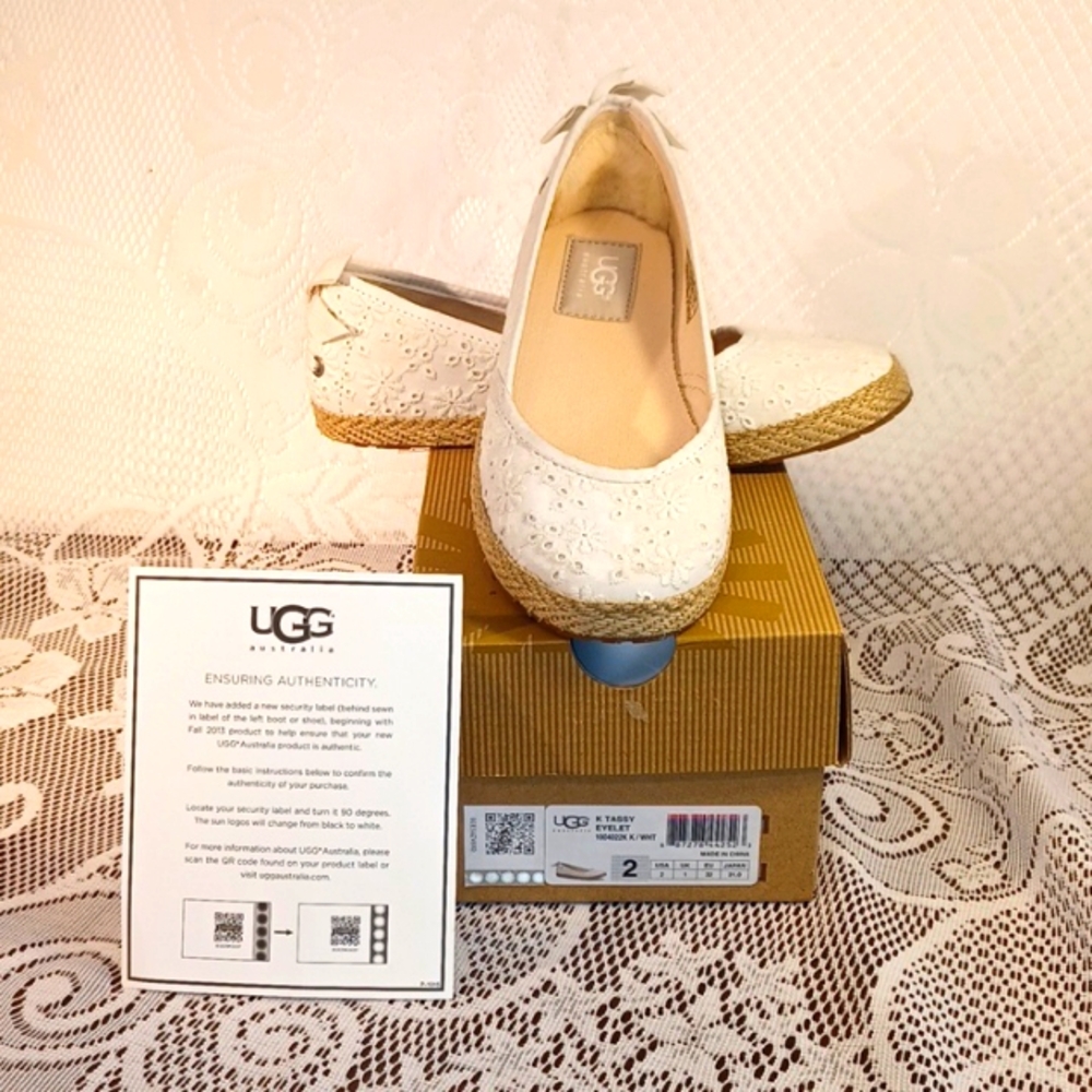 NEW! Ugg sz 2 White K Tassy Eyelet Shoes